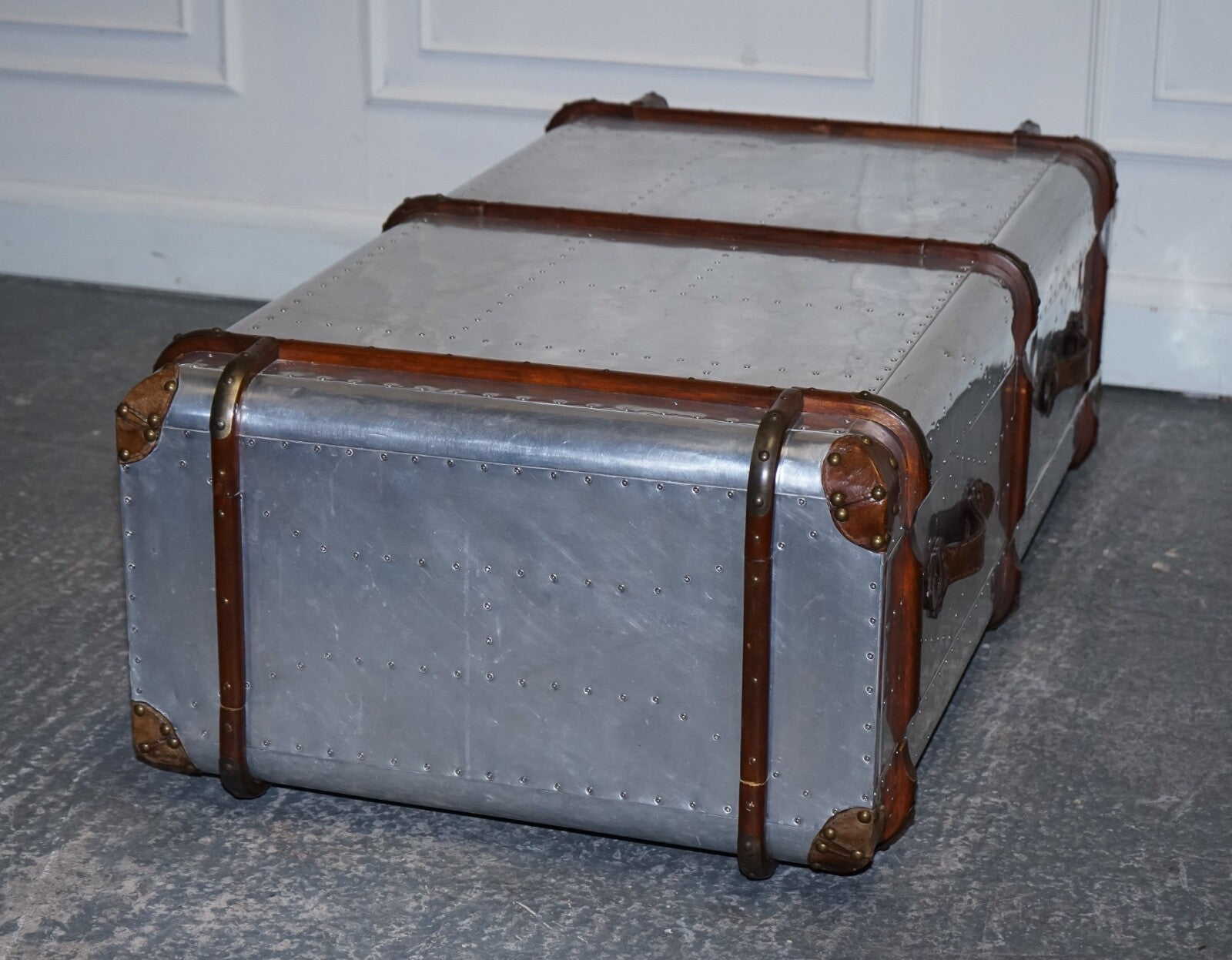 VINTAGE TIMOTHY OULTON AVIATOR INDUSTRIAL SILVER COFFEE TABLE LEATHER DETAILS