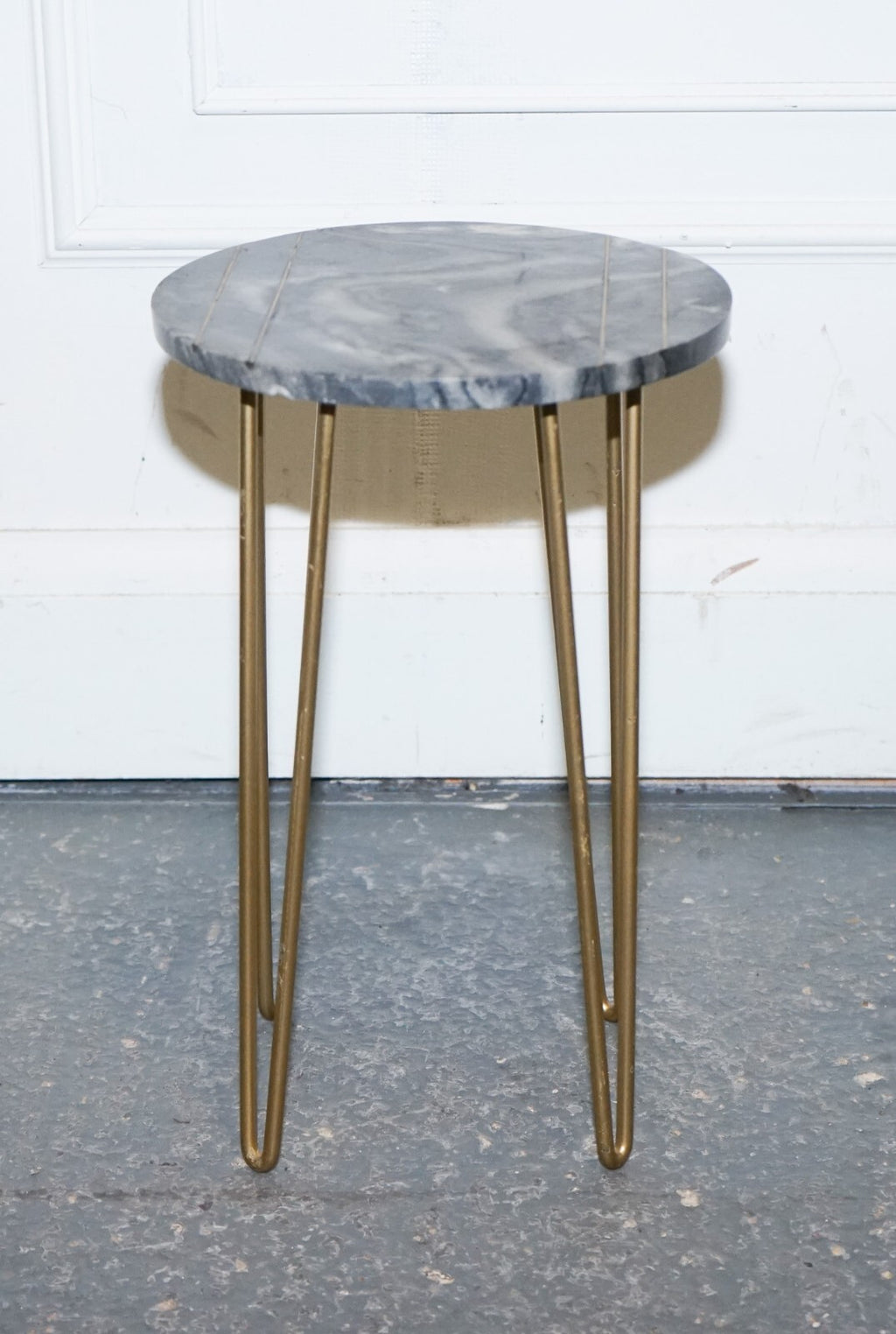 GREY AND WHITE MARBLE TOP WITH GOLD PIN LEGS PLANT LAMP SiDE TABLE