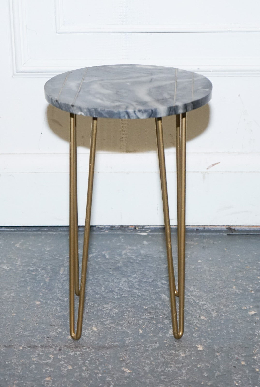 GREY AND WHITE MARBLE TOP WITH GOLD PIN LEGS PLANT LAMP SiDE TABLE
