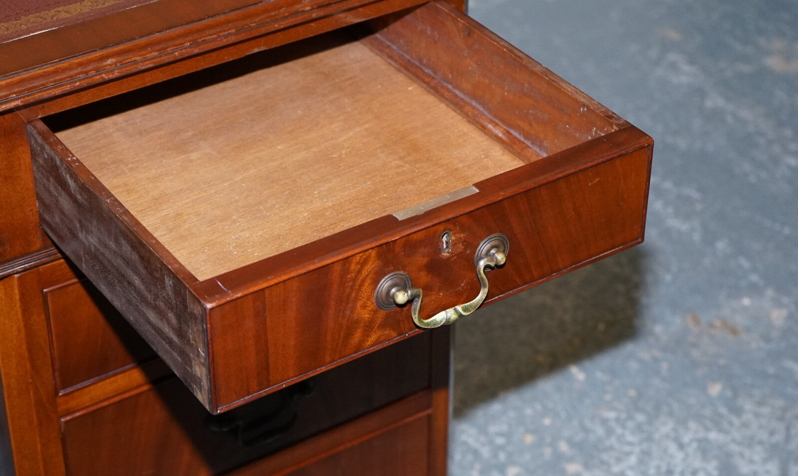 RARE GLOBE WERNICKE BURGUNDY EMBOSSED LEATHER TOP TWIN PEDESTAL DESK