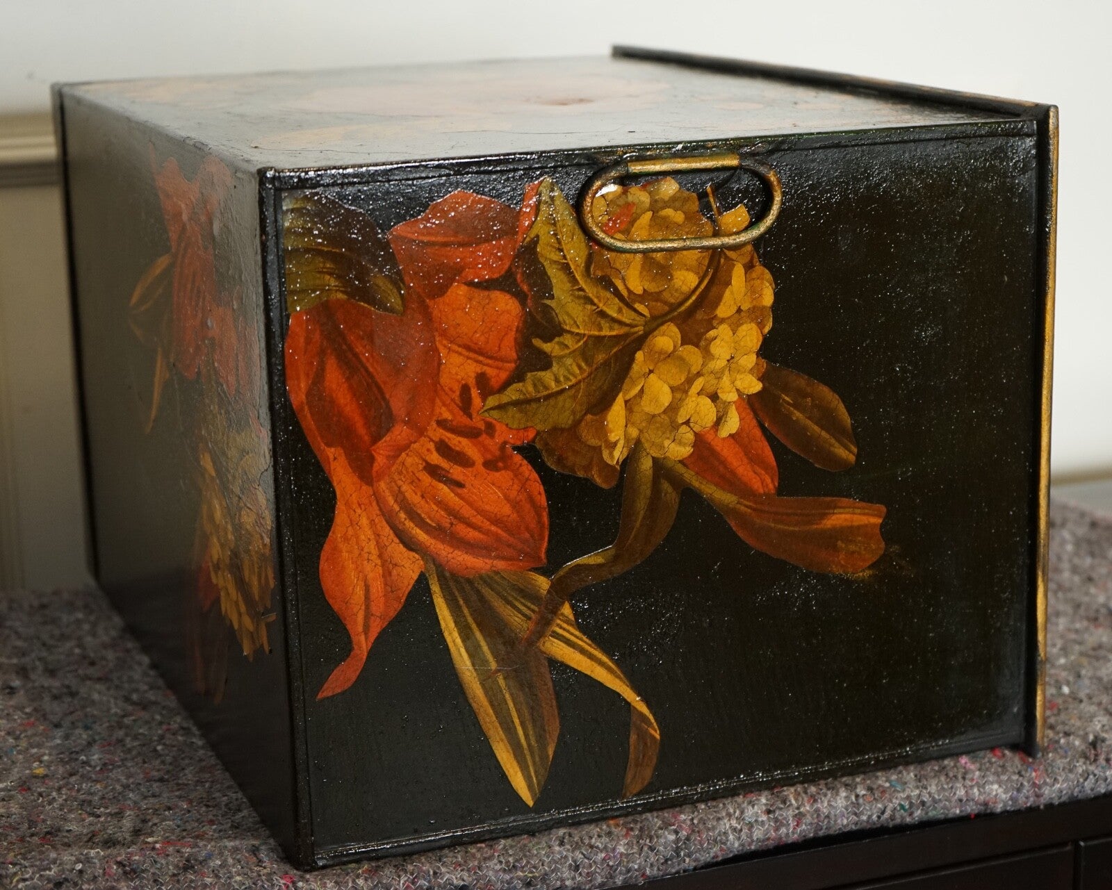 VERY DECORATIVE VINTAGE SHAW & SONS METAL FLORAL HAND PAINTED DESIGN STORAGE BOX