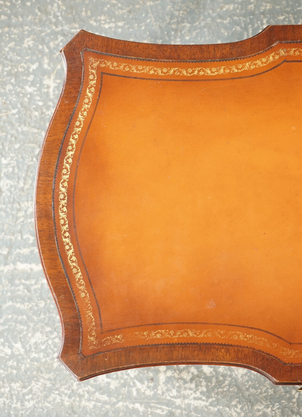 VINTAGE HEIRLOOM WEIMAN BROWN LEATHER TOP COFFEE TABLE