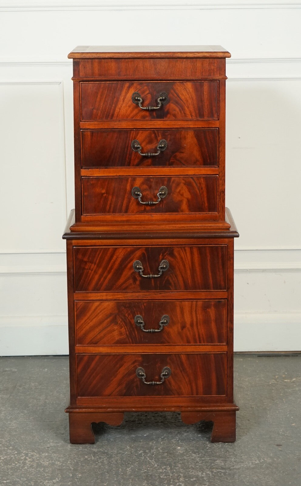 VINTAGE GEORGIAN STYLE TALLBOY WITH 6 DRAWERS WITH LOTS OF STORAGE SPACE