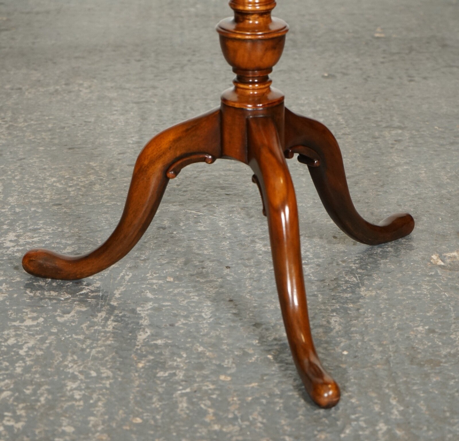 VINTAGE THEODORE ALEXANDER BROWN LEATHER TOP SIDE END WINE TABLE