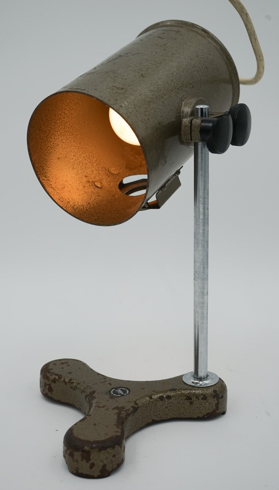 FLATTERS & GARNETT  SALVAGED LABORATORY SCHOOL TABLE ADJUSTABLE LIGHT 004