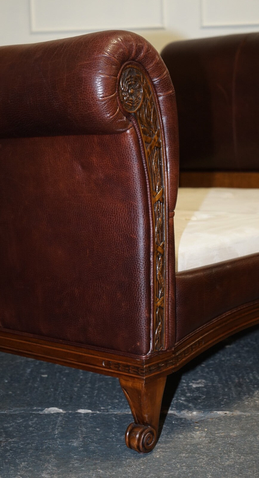 STUNNING KING SIZE BONAPARTE CARVED LEATHER BED AND SO TO BED RRP £14,000