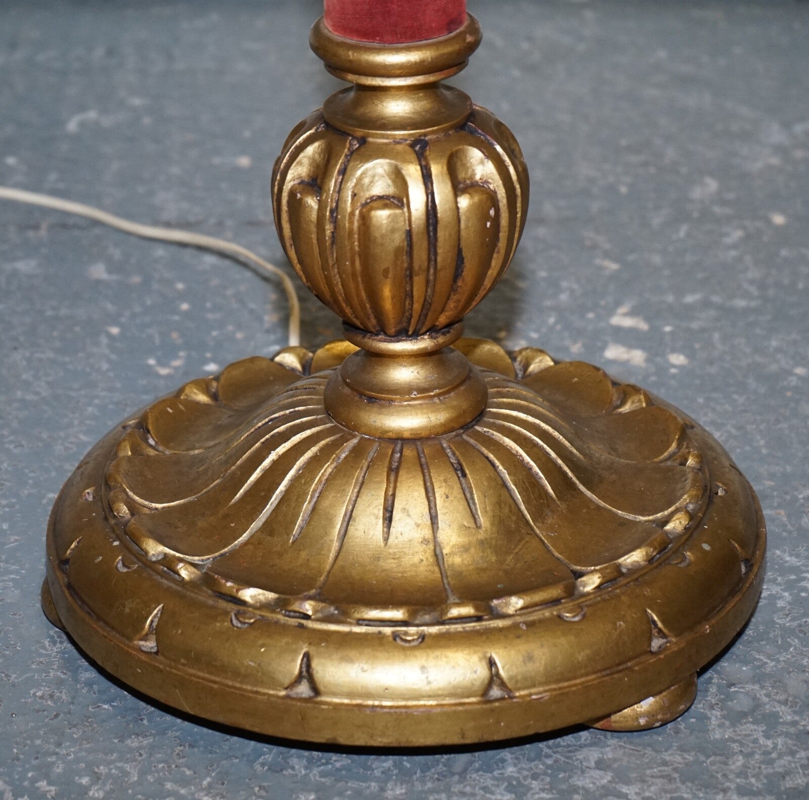 CIRCA 1940 ITALIAN RED FABRIC AND GILT FLOOR STANDING LAMP WITH ORIGINAL SHADE