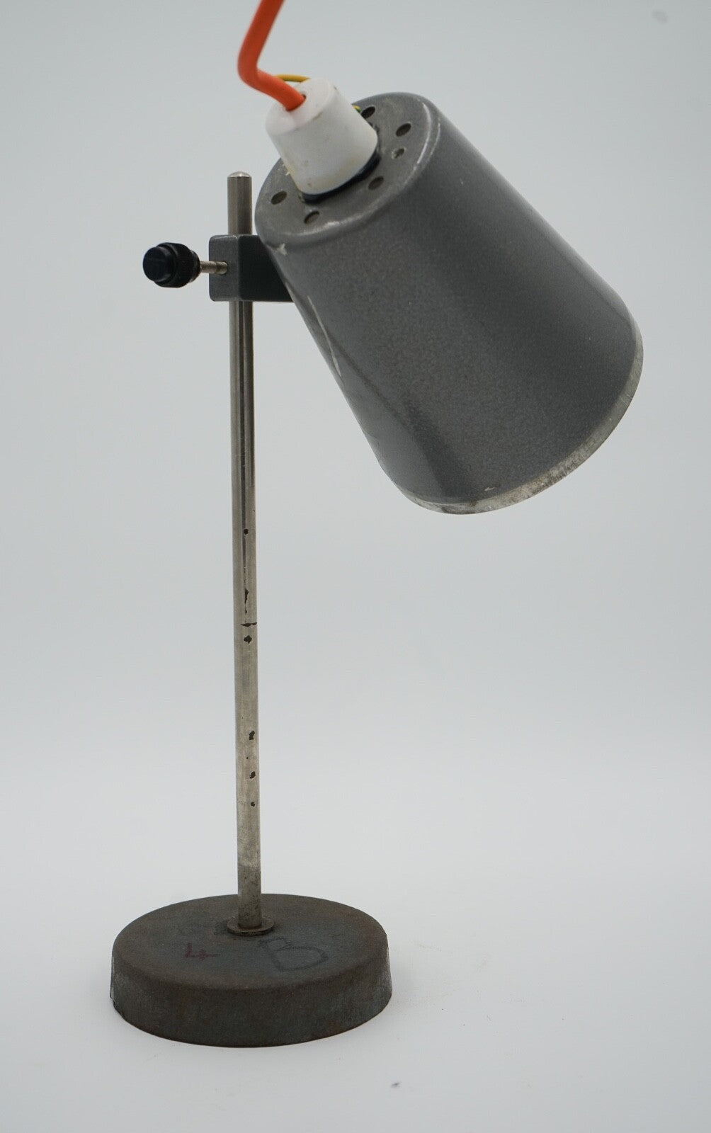 1940'S ENGLISH SALVAGED LABORATORY SCHOOL TABLE LAMP ADJUSTABLE LIGHT 001