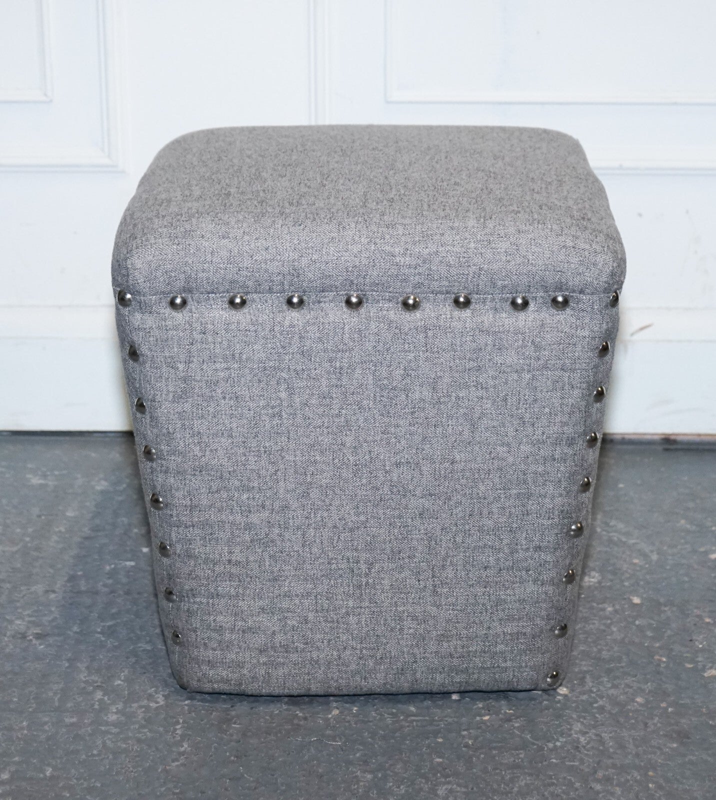 LOVELY PAIR OF GREY FABRIC STUDDED FOOTSTOOLS SiDE STAND STOOL