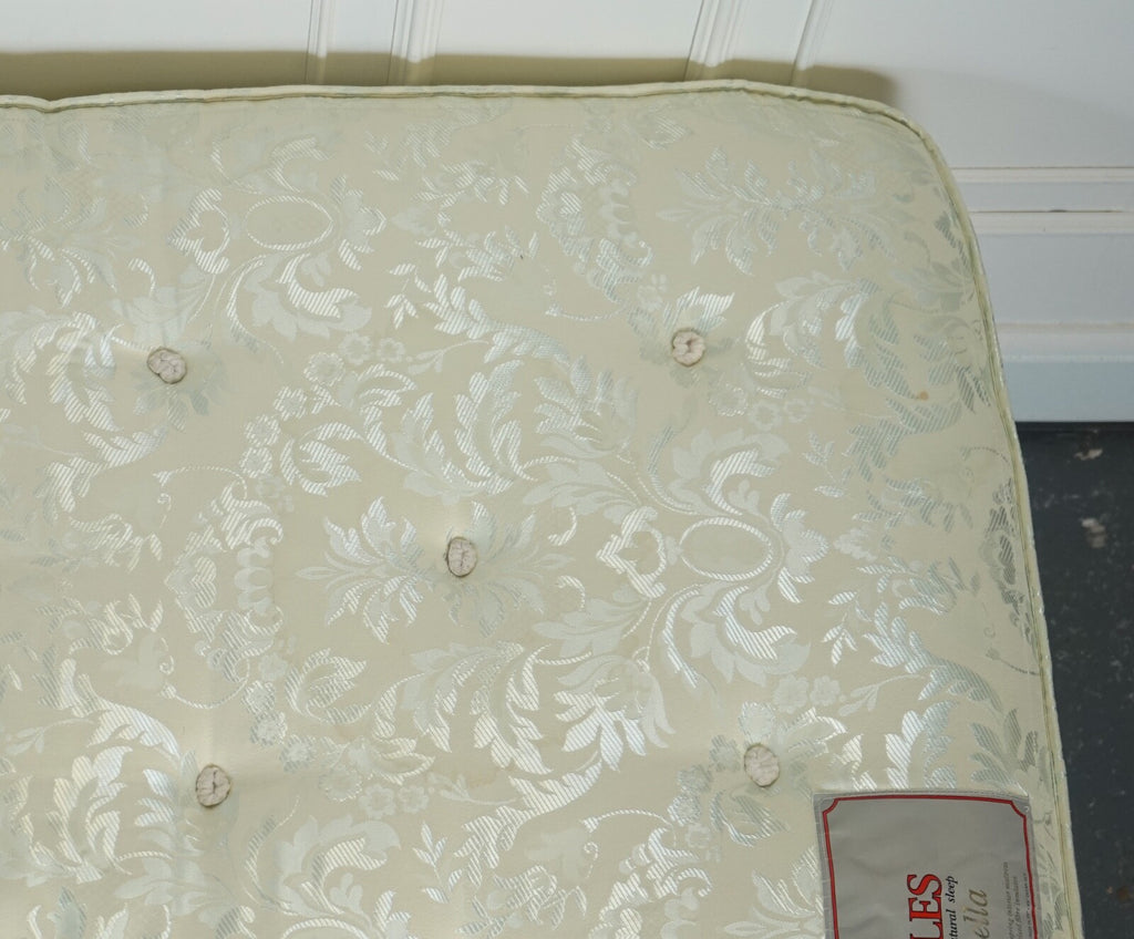 STAPLES & CO DOUBLE DIVAN & MATTRESS BED