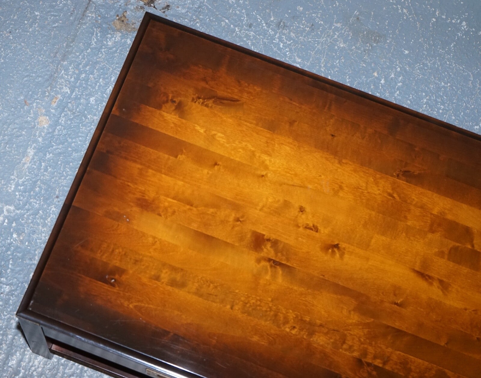 STUNNING VINTAGE MILITARY CAMPAIGN MAHOGANY & BRASS COFFEE TABLE