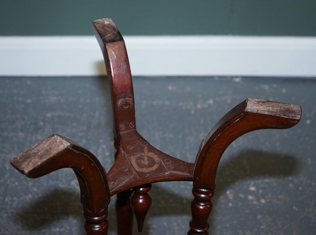 LOVELY RESTORED HARDWOOD HEXAGON SIDE TABLE WITH CURVED SPADE FEET
