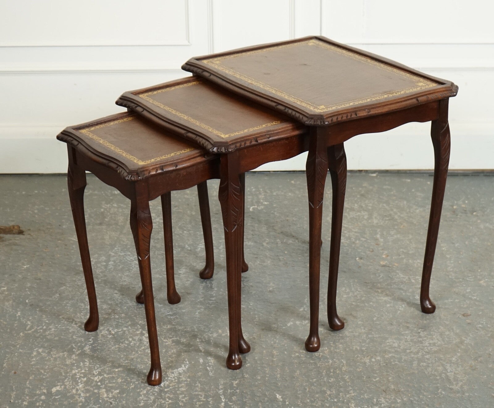 VINTAGE NEST OF TABLES QUEEN ANNE STYLE LEGS WITH BROWN EMBOSSED LEATHER TOP