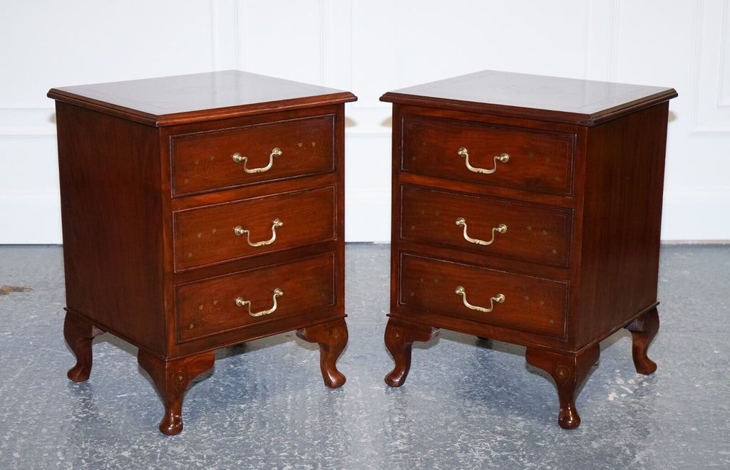 STUNNING PAIR OF BRASS INLIAD ANGLO INDIAN BEDSIDE TABLES NIGHTSTANDS