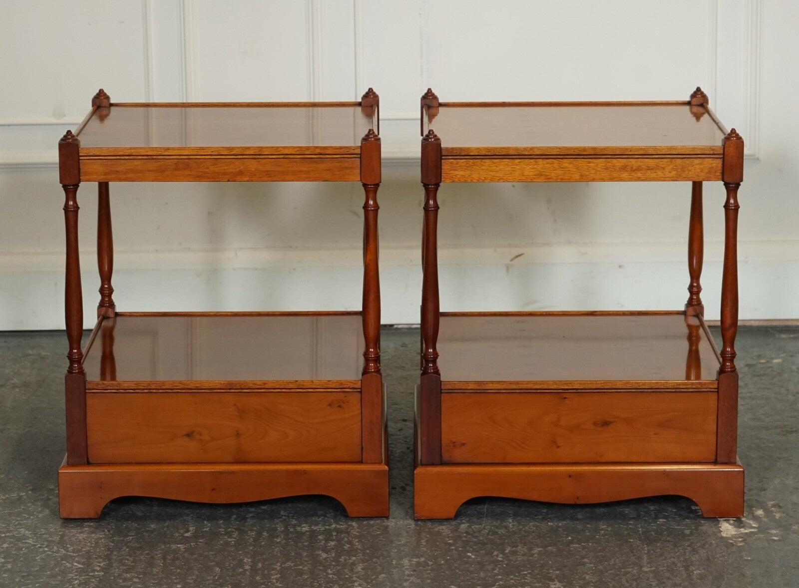 PAIR OF YEW WOOD TWO TIER GEORGIAN STYLE BEDSIDE SIDE END WINE LAMP TABLES