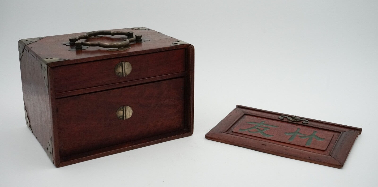 CIRCA 1910 HAMLEYS LONDON CHINESE BOX MAHJONG SET INCLUDING 4 SEASONS RACKS