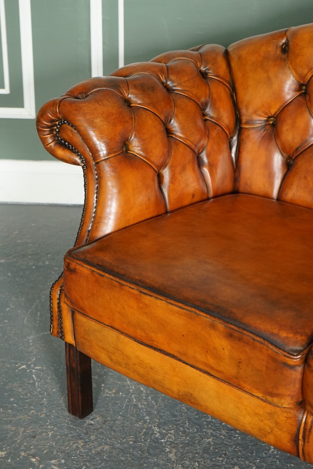 VINTAGE CIGAR BROWN HAND DYED LEATHER CAMEL BACK CHESTERFIELD TWO SEATER SOFA
