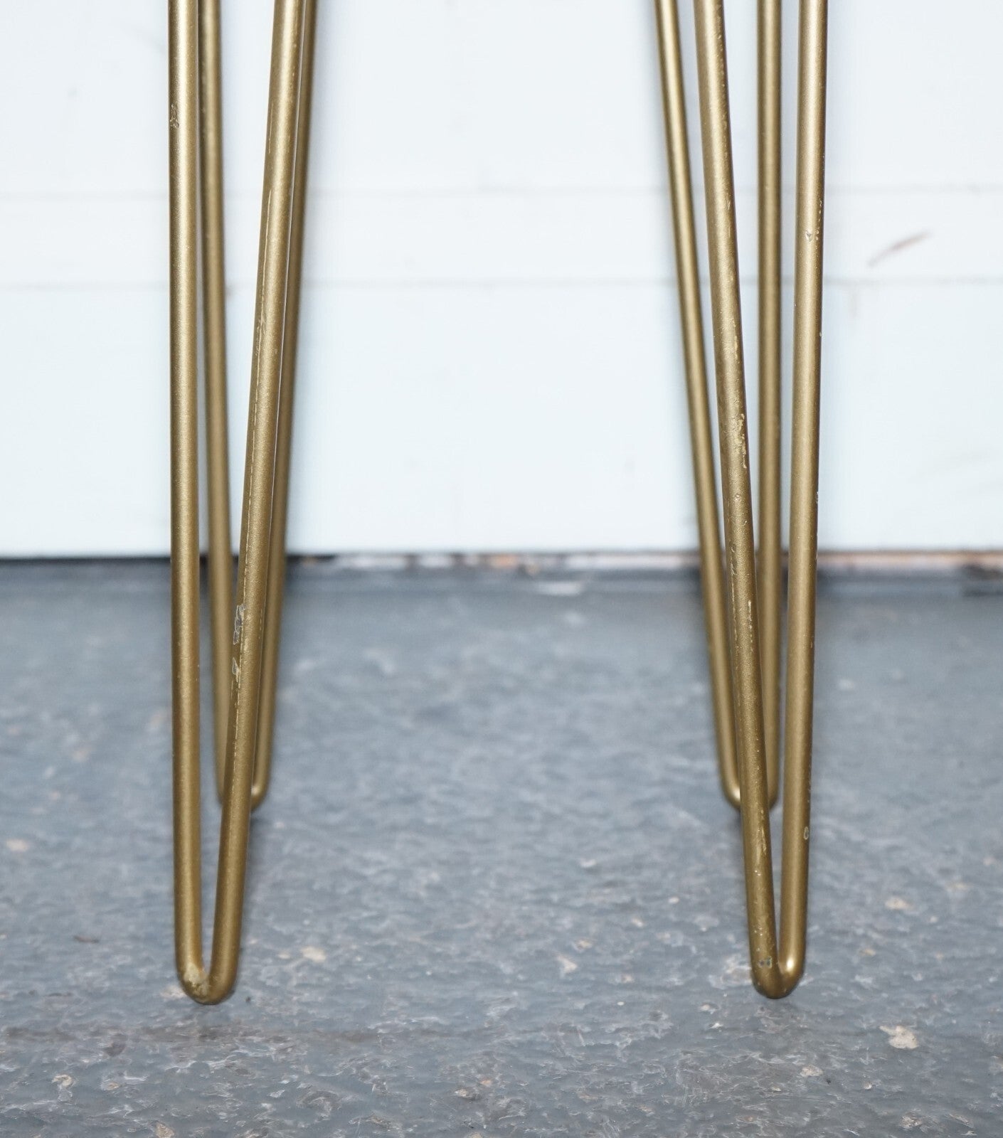 GREY AND WHITE MARBLE TOP WITH GOLD PIN LEGS PLANT LAMP SiDE TABLE