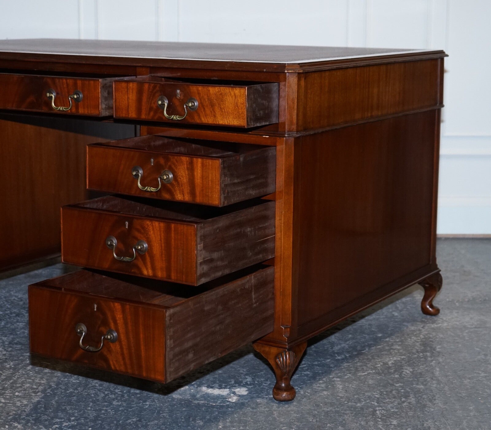 RARE GLOBE WERNICKE BURGUNDY EMBOSSED LEATHER TOP TWIN PEDESTAL DESK