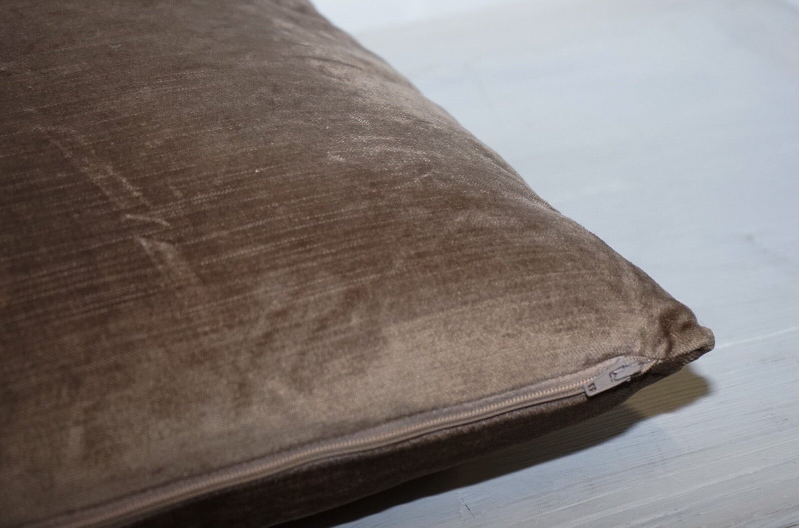 LOVELY VINTAGE PAIR OF BROWN FEATHER FILLED SCATTER CUSHIONS