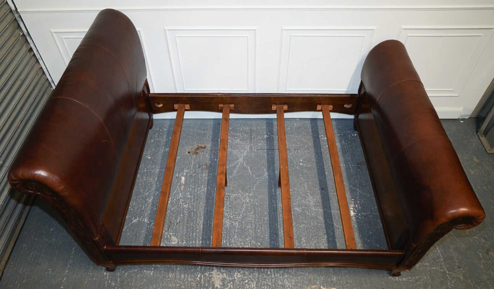 STUNNING KING SIZE BONAPARTE CARVED LEATHER BED AND SO TO BED RRP £14,000