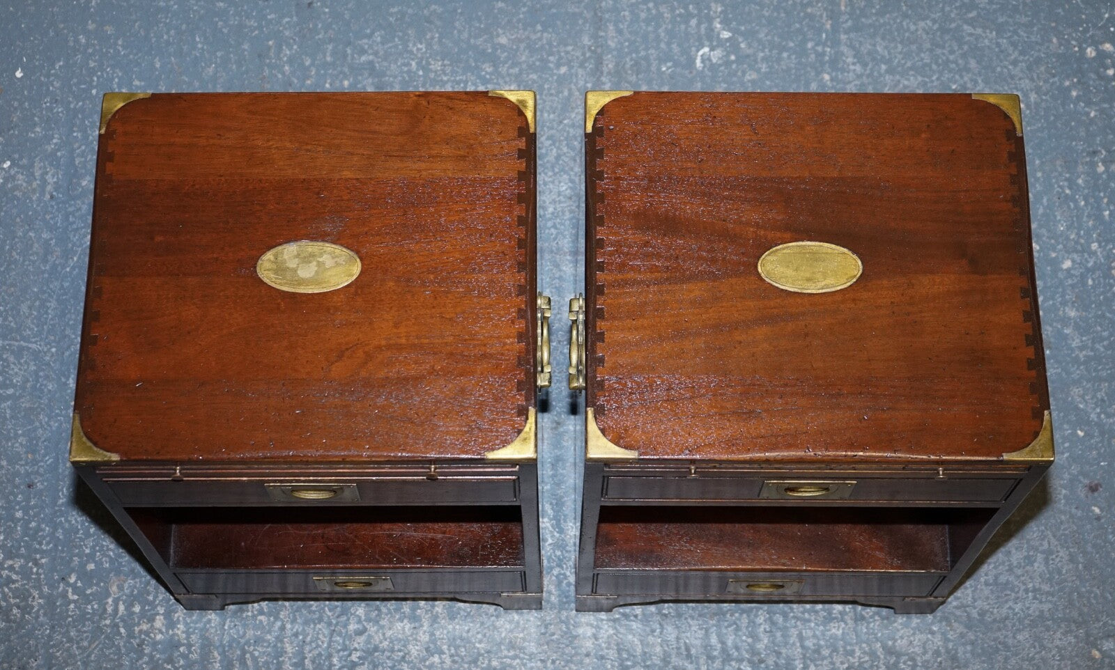 PAIR OF MILITARY CAMPAIGN BEVAN FUNELL BEDSIDE TABLES NIGHTSTANDS TWO DRAWERS