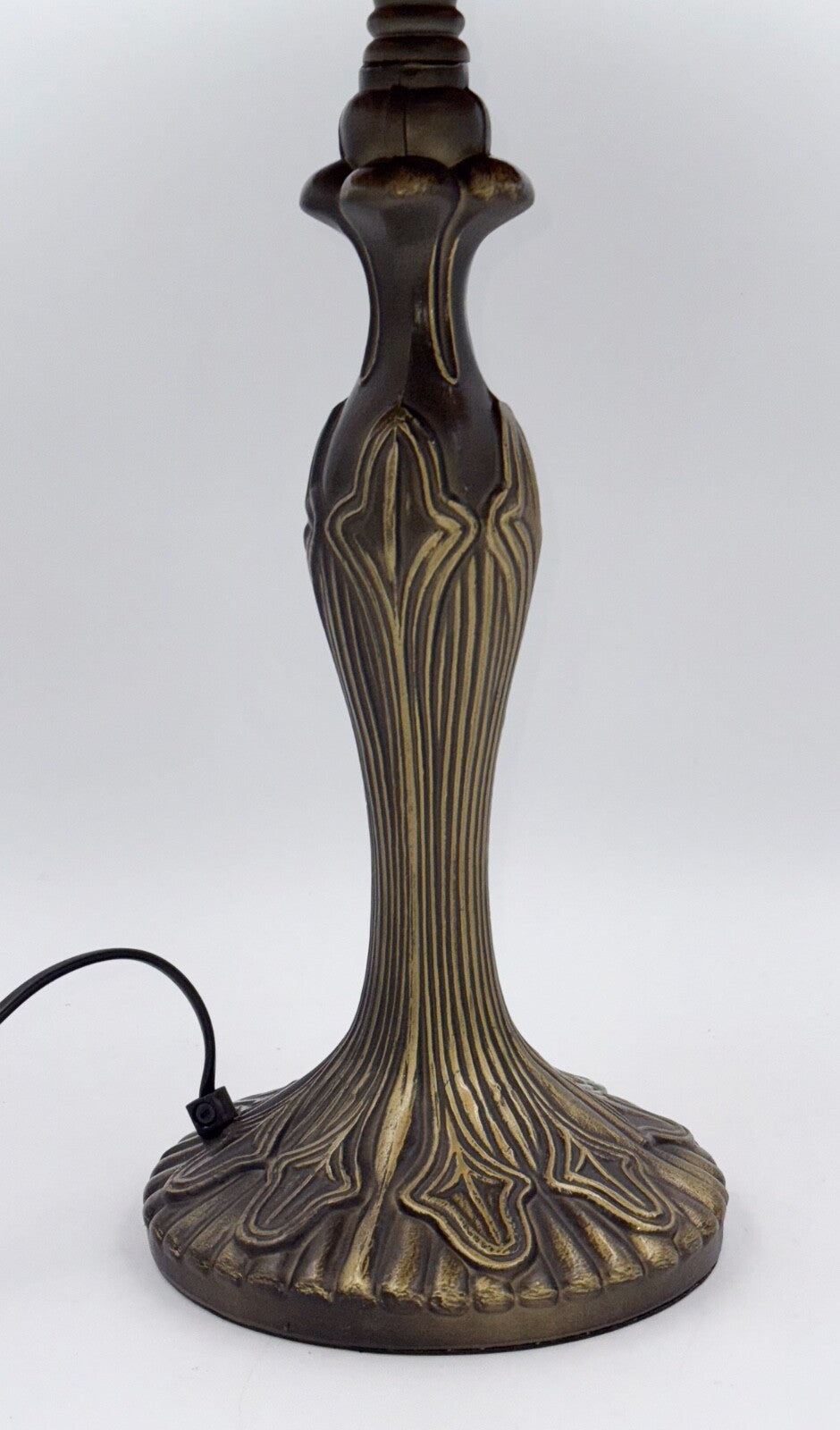 BEAUTIFUL VINTAGE TIFFANY STYLE STAINED GLASS GEOMETRY LAMP