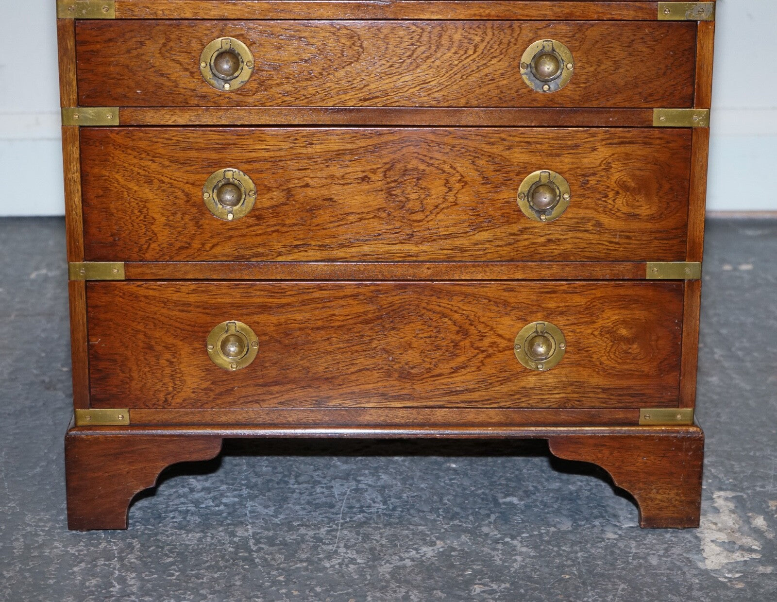 MILITARY CAMPAIGN SMALL CHEST OF DRAWERS SIDE TABLE WITH LEATHER SLIDE OUT TRAY