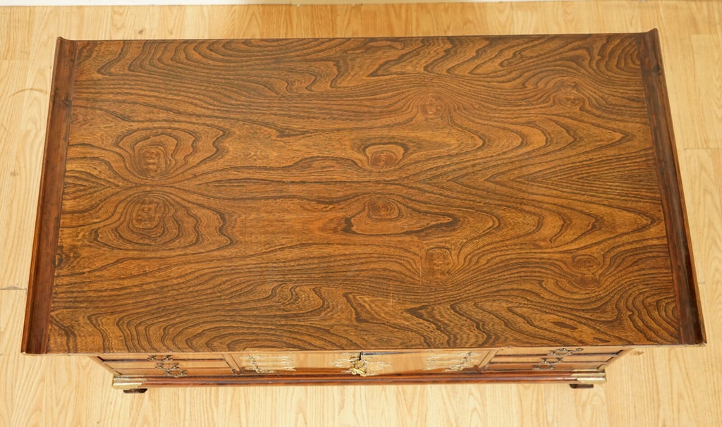 STUNNING LATE 19TH CENTRY KOREAN ELM COFFEE TABLE WITH LOTS OF DRAWERS
