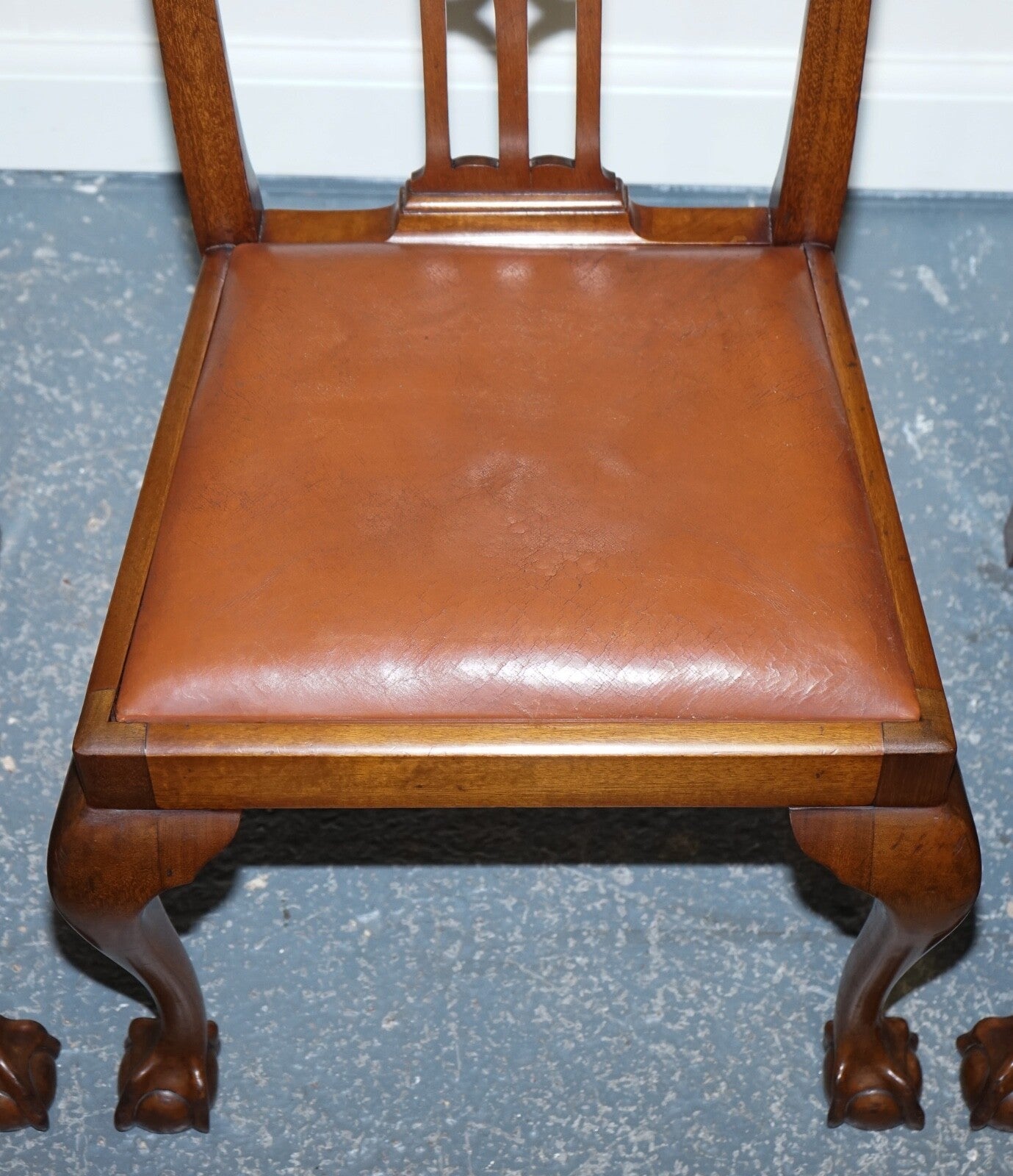 CHIPPENDALE STYLE 5 DINING CHAIRS WITH LEATHER SEATS PERFECT FOR ROUND TABLE