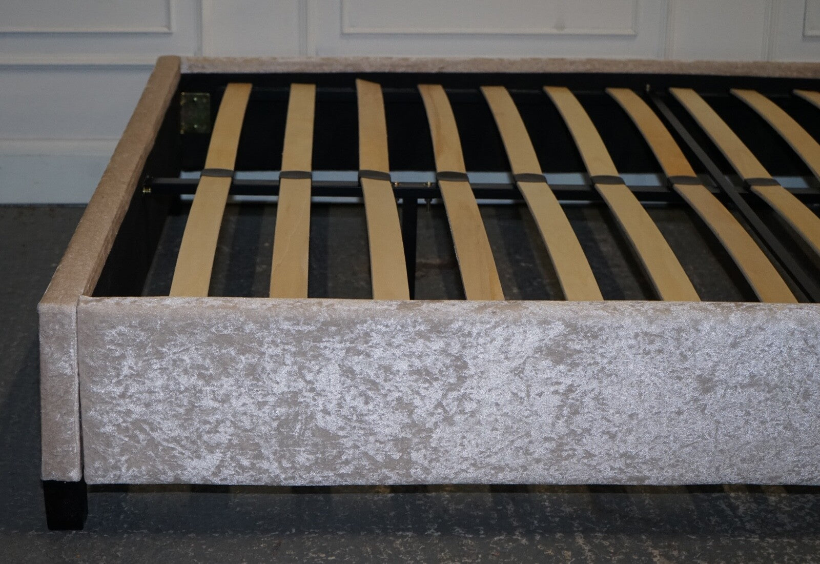 BEAUTIFUL BABY PINK VELVET DOUBLE BED FRAME