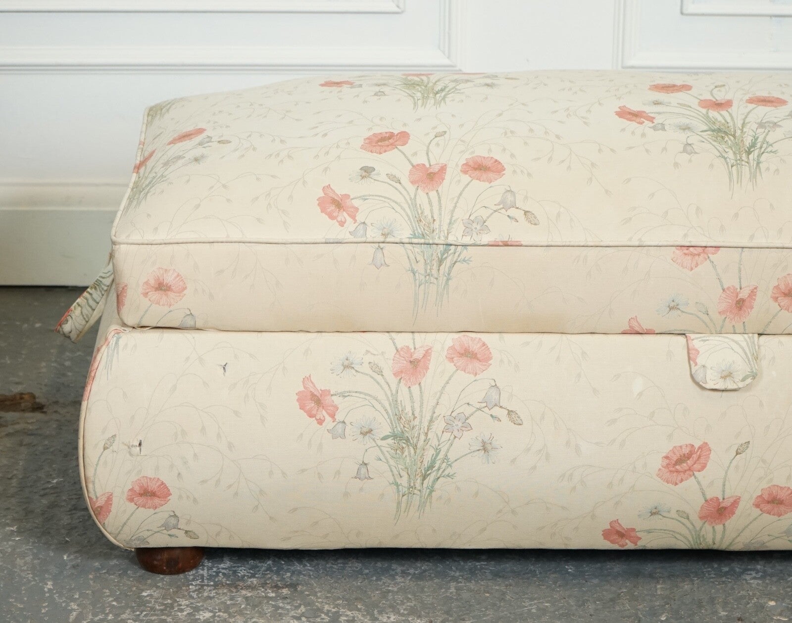 LARGE ANTIQUE VICTORIAN POPPY FLOWER PATTERN FABRIC OTTOMAN CHEST TRUNK  J1