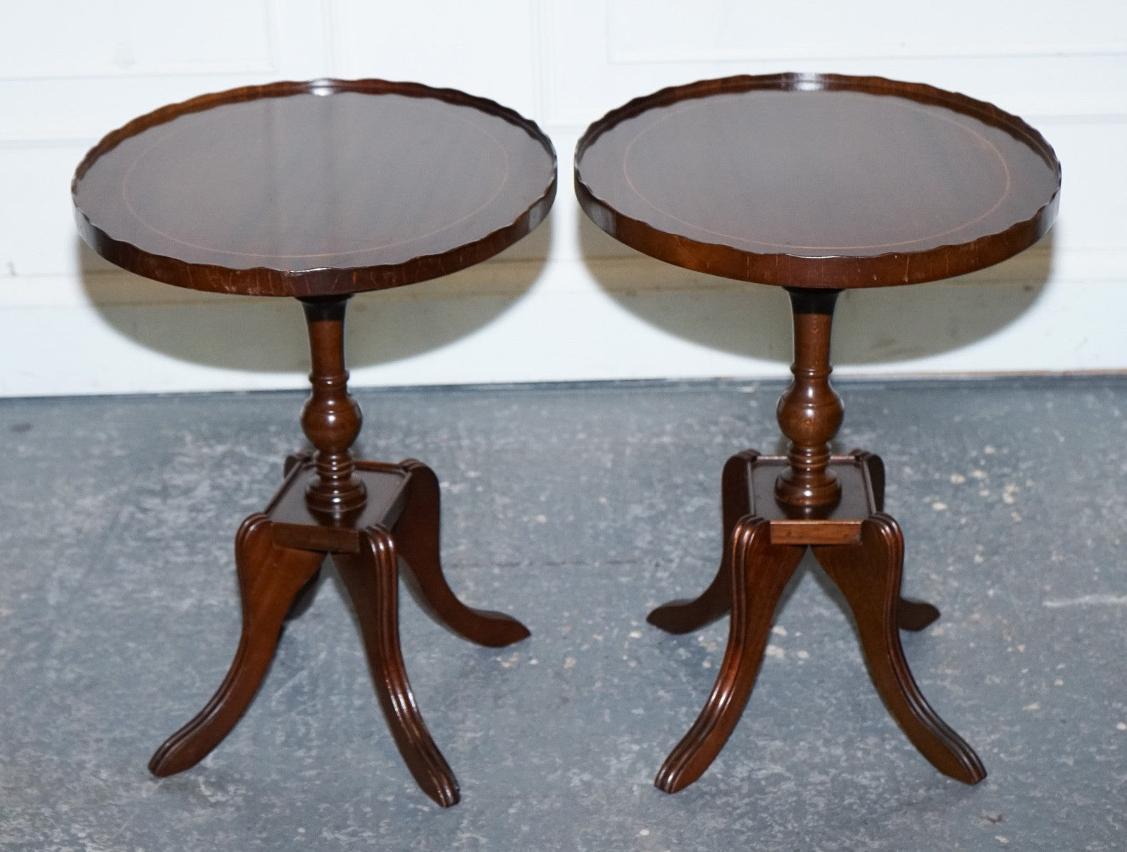 VINTAGE PAIR OF MAHOGANY SIDE END WINE TABLE WITH GALLERY RAIL PIE CRUST BORDER