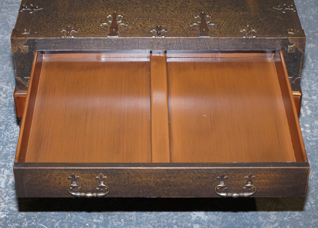 THEODORE ALEXANDER EXQUISITE LARGE COFFEE TABLE DRAWERS ON BOTH SIDES