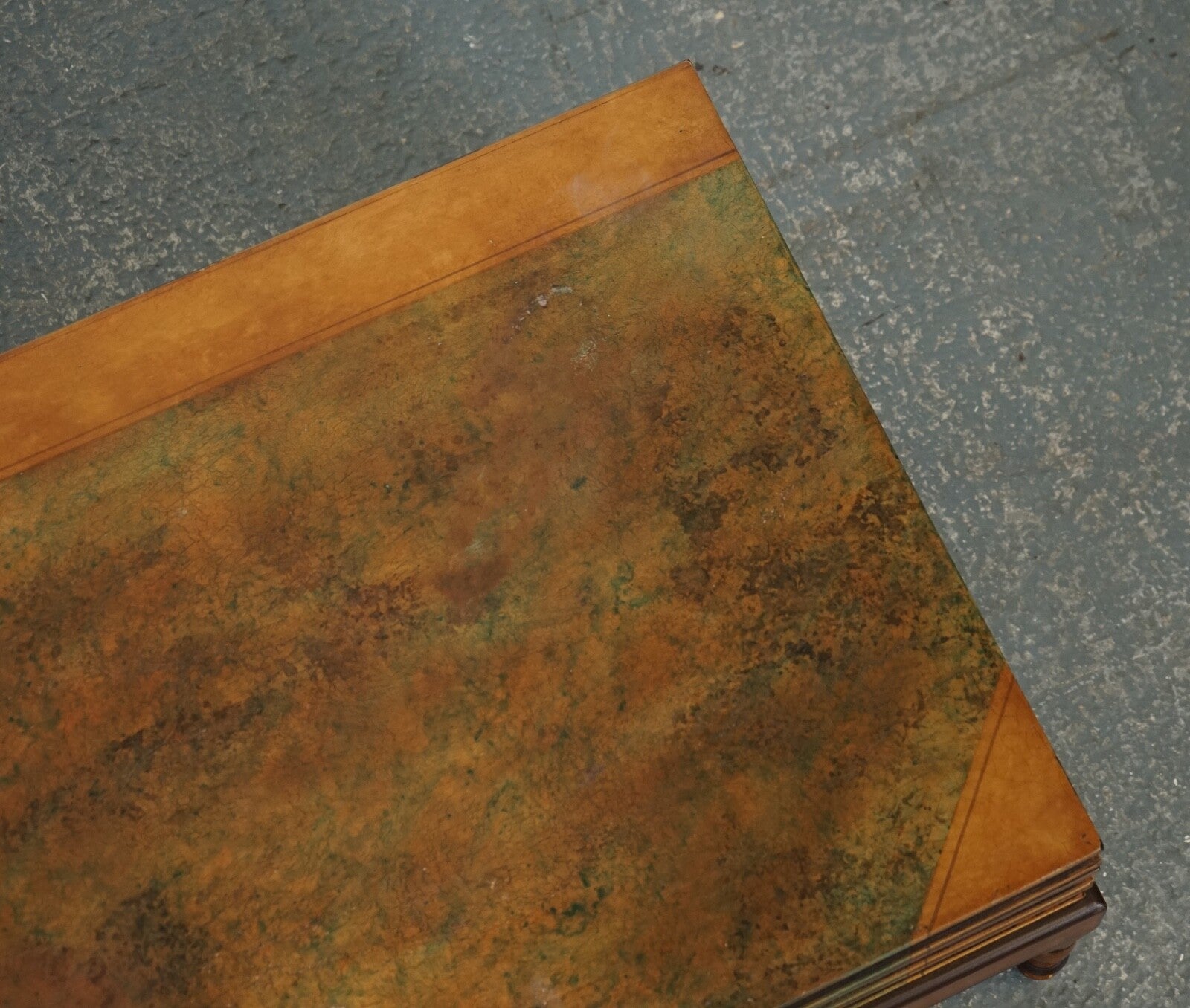 LOVELY VINTAGE FAUX STACK OF BOOKS COFFEE TABLE INTERNAL STORAGE J1