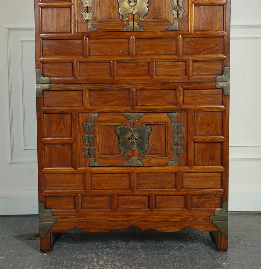 LATE 19TH CENTRY KOREAN ICH'UNG BUTTERFLY WEDDING CABINET CHEST BRASS FITINGS J1