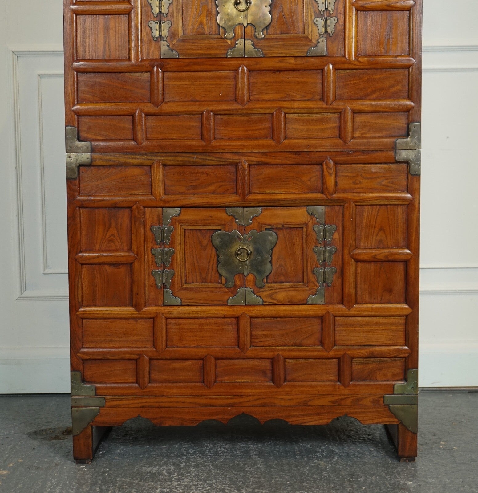 LATE 19TH CENTRY KOREAN ICH'UNG BUTTERFLY WEDDING CABINET CHEST BRASS FITINGS J1