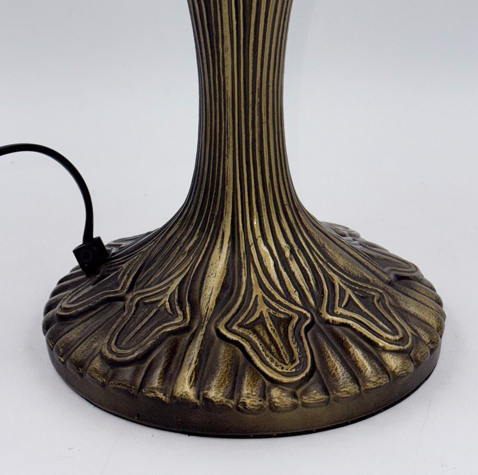 BEAUTIFUL VINTAGE TIFFANY STYLE STAINED GLASS GEOMETRY LAMP