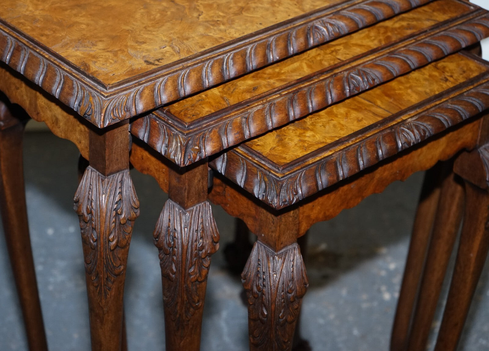 STUNNING BURR WALNUT NEST OF  THREE TABLES CARVED CLAW & BALL FEET
