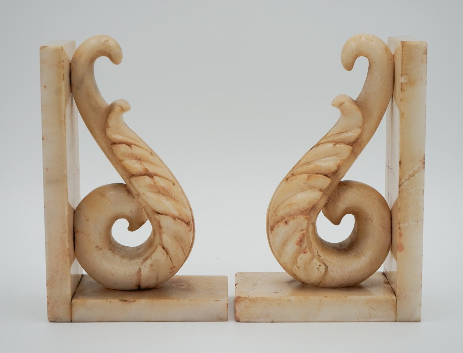 VINTAGE ITALIAN HAND CARVED ALABASTER DECORATIVE BOOK ENDS CIRCA 1960