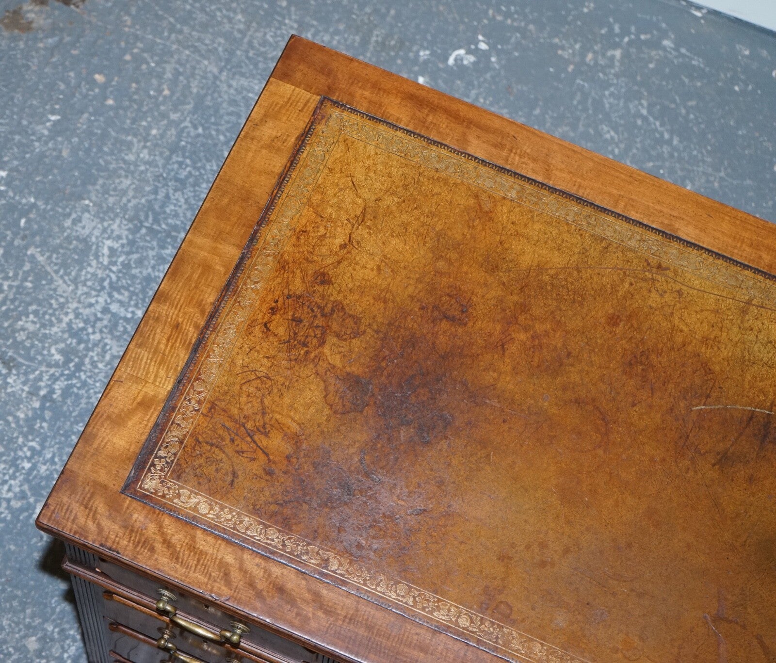 EDWARDIAN MAPLE & CO PEDESTAL WRITING DESK DISTRESSED BROWN EMBOSSED LEATHER