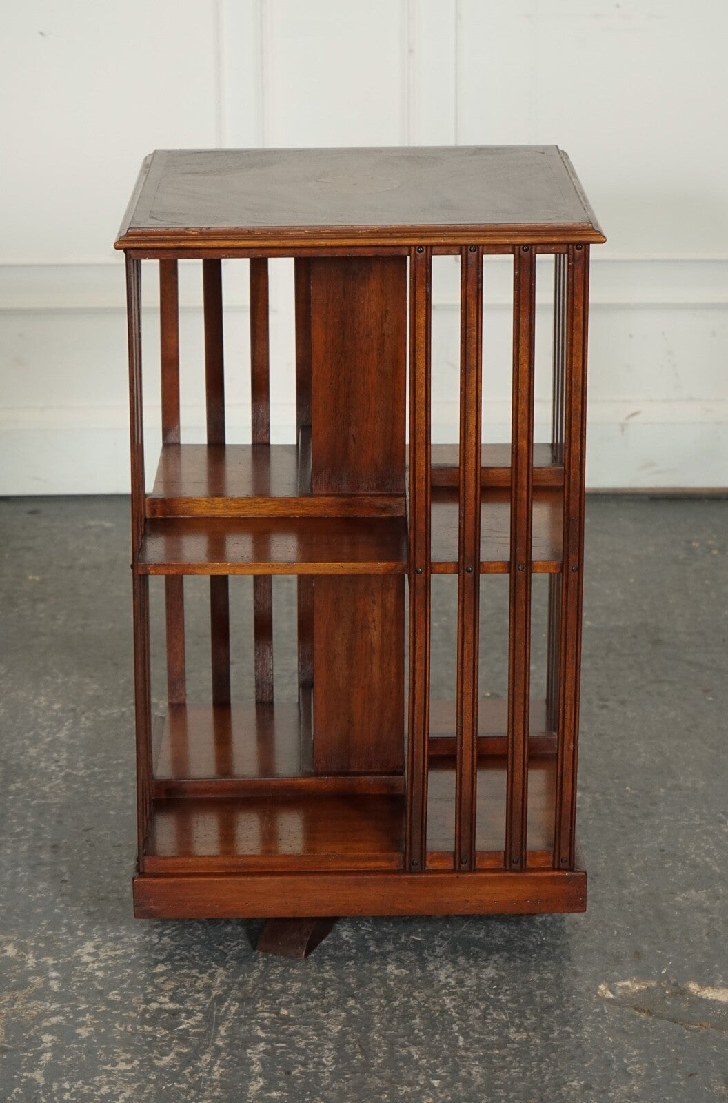 LOVELY ANTIQUE SHERATON REVIVAL INLAID REVOLVING BOOKCASE END TABLE