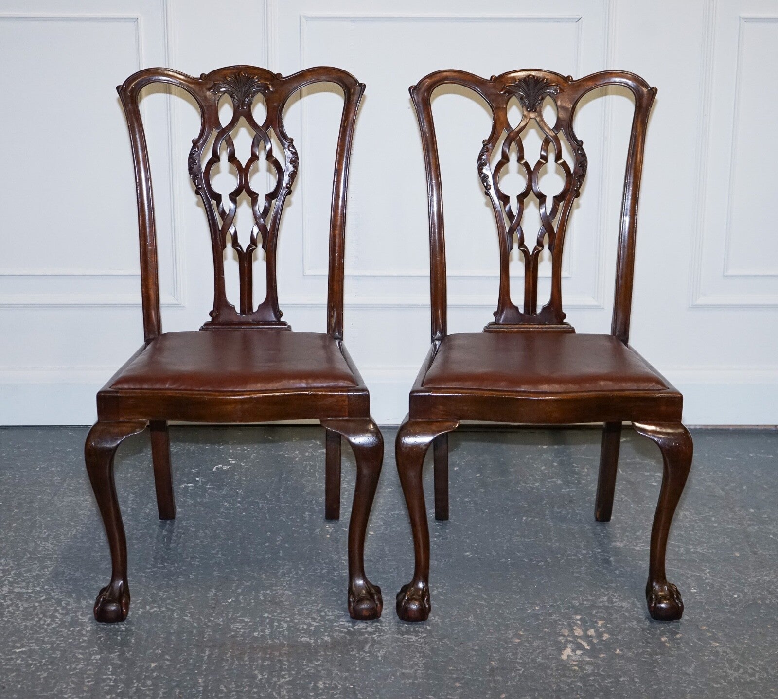 JAMES PHILLIPS CHIPPENDALE STYLE CLAW & BALL SIDE DINING DESK LEATHER CHAIRS