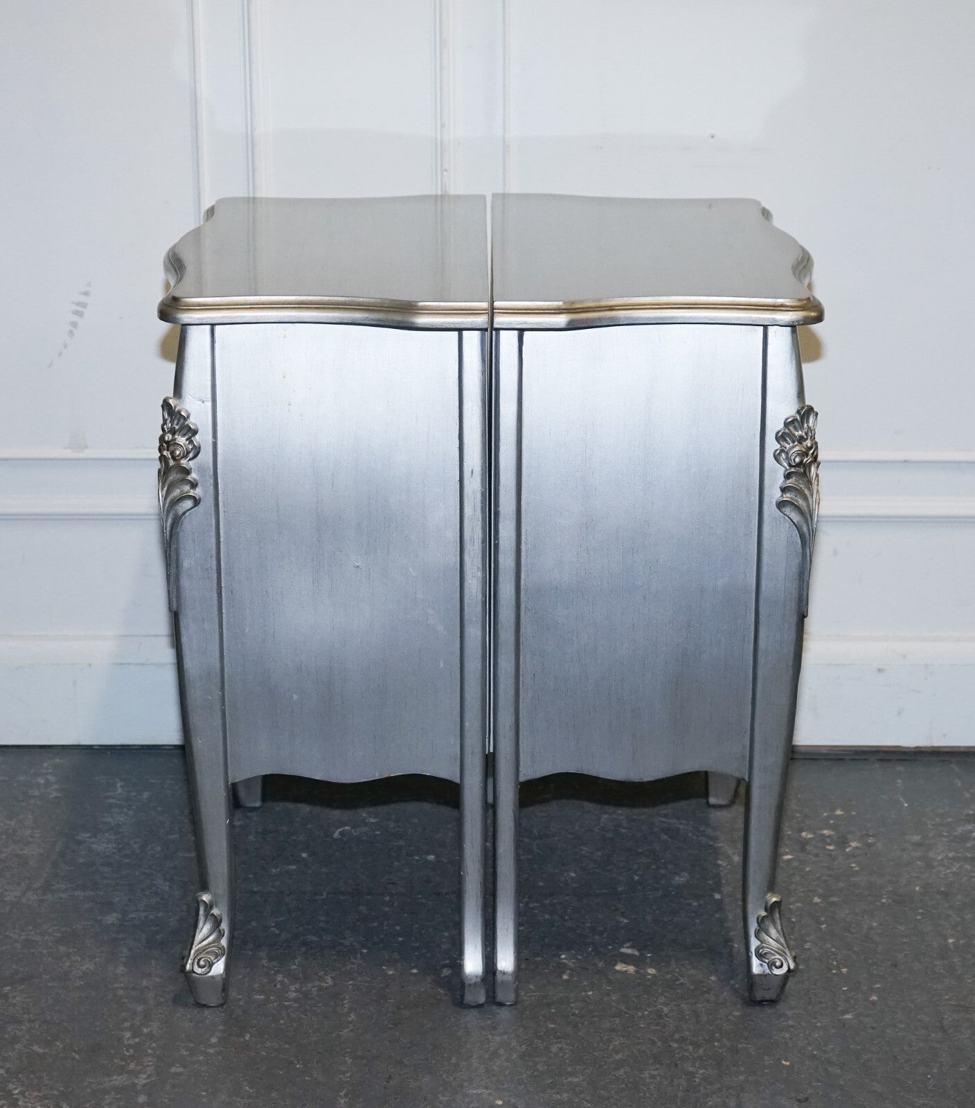 LOVELY FRENCH GREY SILVER BAROQUE STYLE 3 DRAWER BEDSIDE TABLES CHEST OF DRAWERS