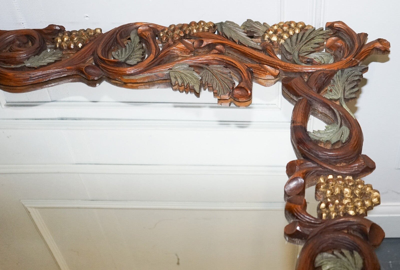 VINTAGE BLACK FORREST STYLE HEAVILY CARVED WOODEN WALL MIRROR VERY DECORATIVE