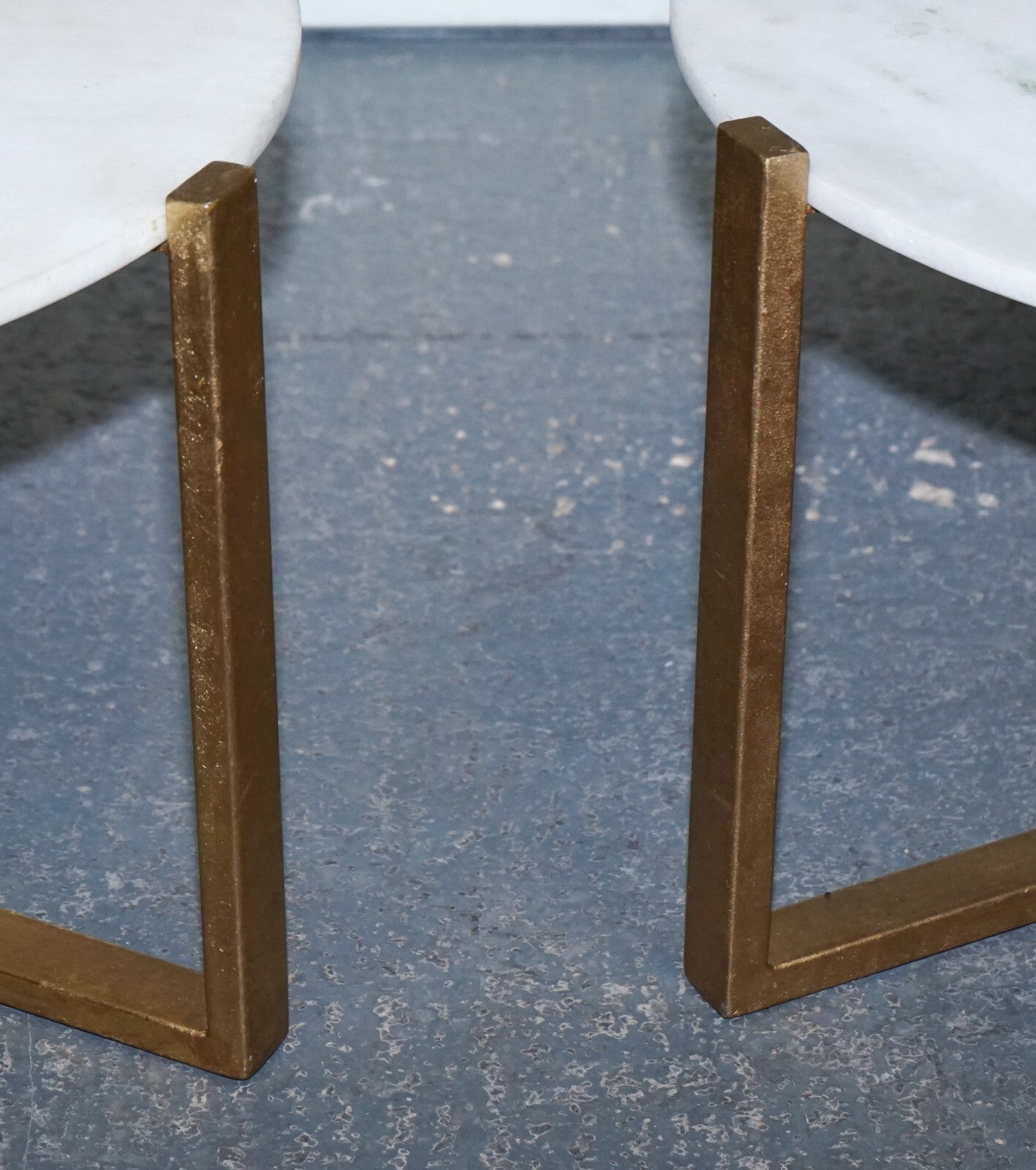 STUNNING EX SHOWROOM MARBLE IRON & BLUE AGATE STONE SIDE COFFEE TABLES
