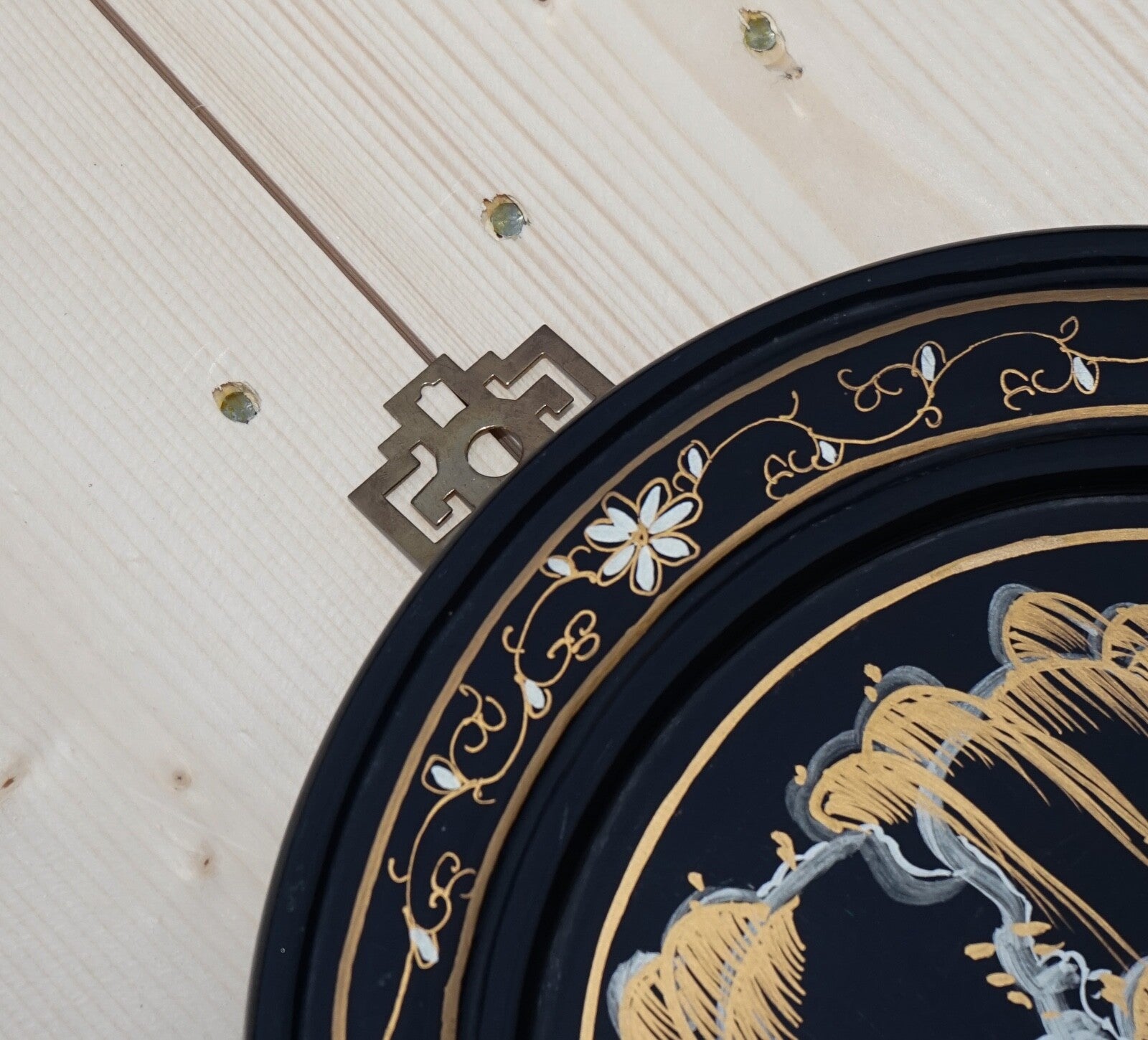 VINTAGE CHINESE ORIENTAL CHINOISERIE ORNATE LACQUERED WALL MIRROR