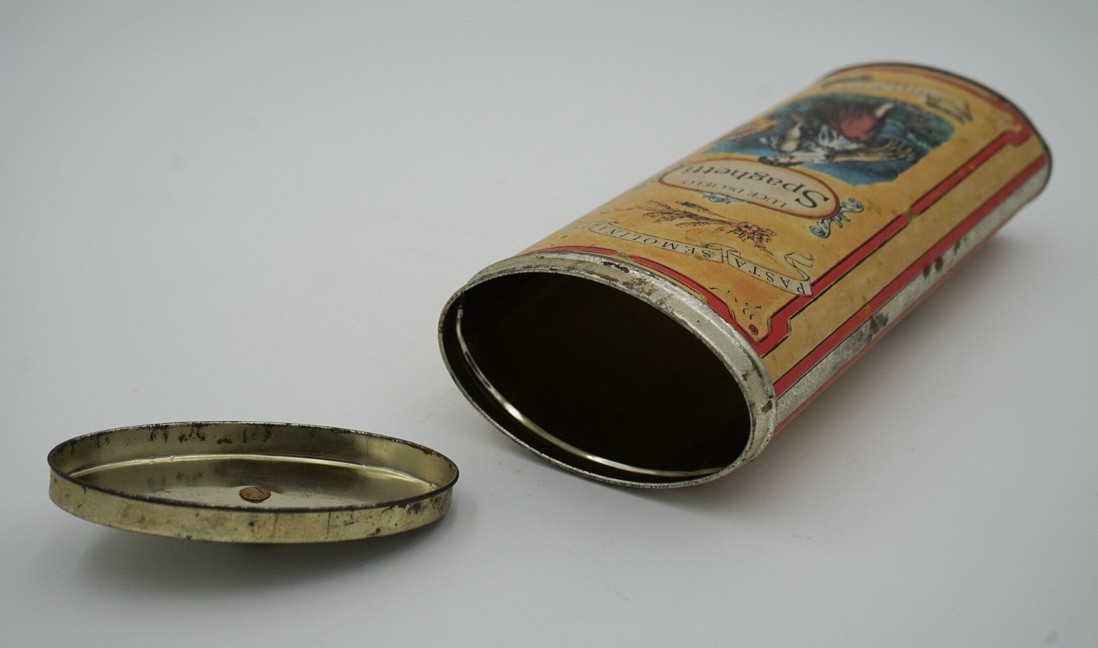 VINTAGE LUCE DECIELO ITLAIAN SPAGHETTI TIN VERY DECORATIVE
