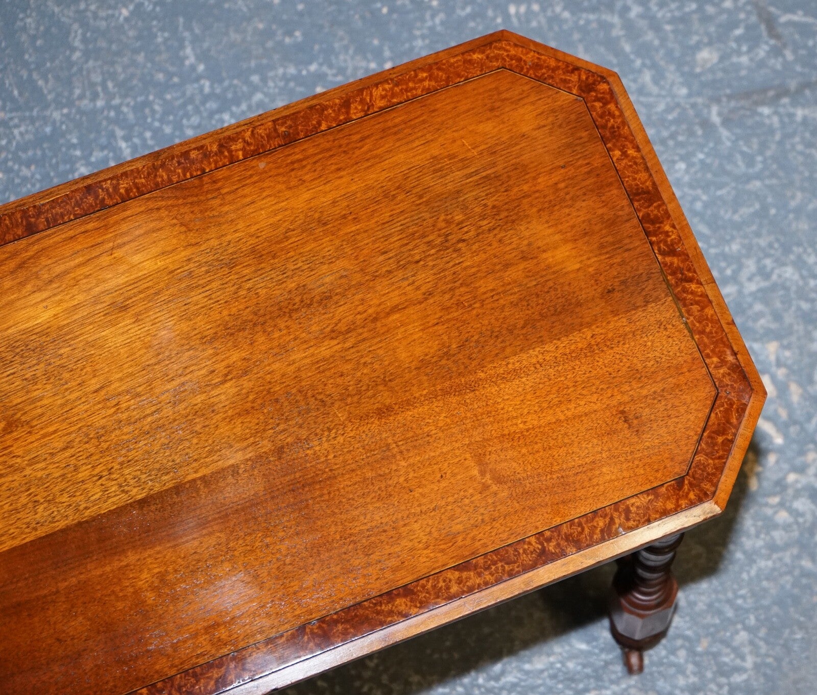 RESTORED VICTORiAN CARVED WALNUT WHATNOT CONSOLE TABLE