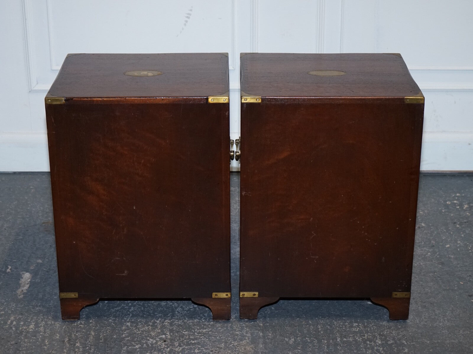 PAIR OF MILITARY CAMPAIGN BEVAN FUNELL BEDSIDE TABLES NIGHTSTANDS TWO DRAWERS